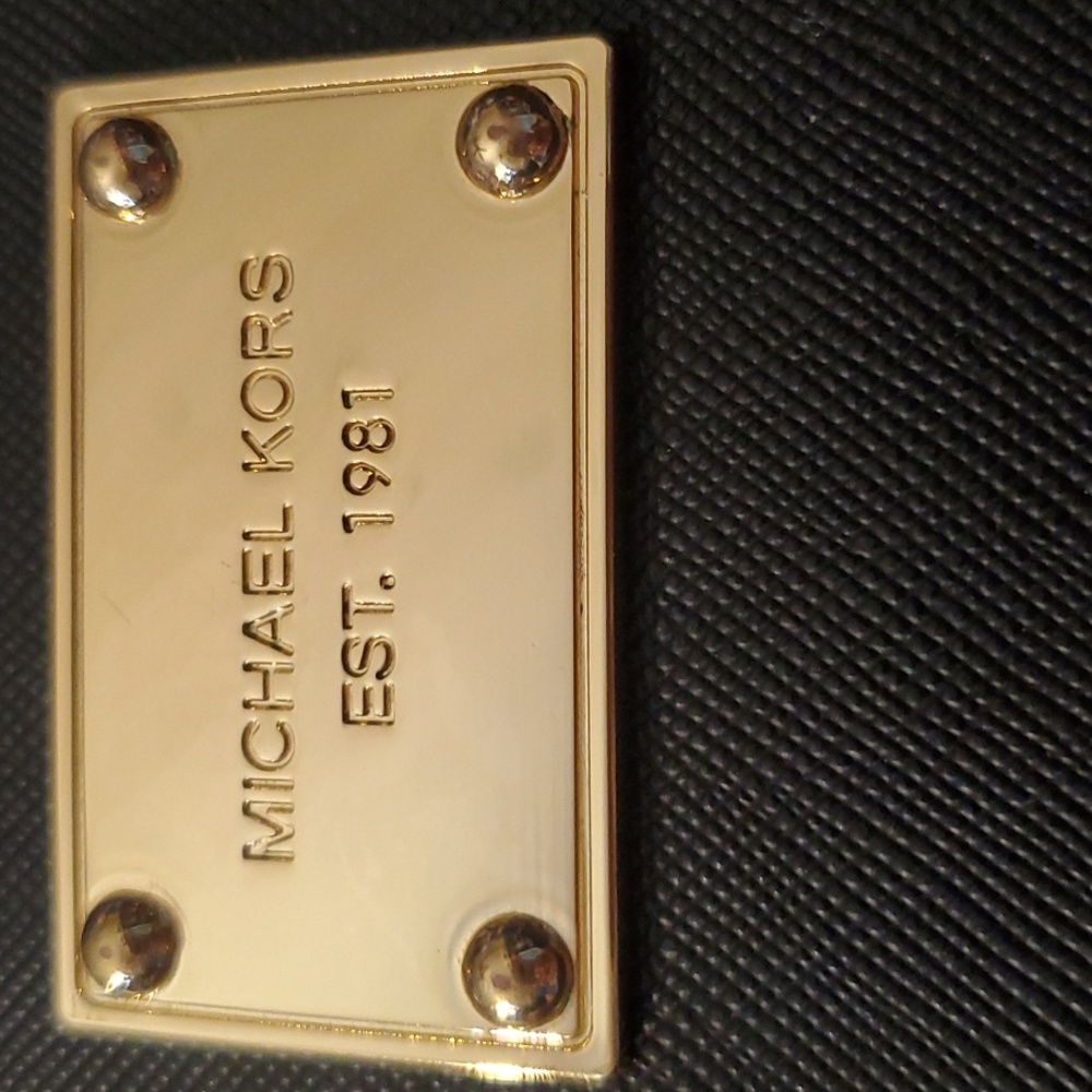 BNWOT:  MICHAEL KORS ORGANIZER - Picture 2 of 10